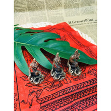 โหลดรูปภาพลงในเครื่องมือใช้ดูของ Gallery Naga Deity Amulet With Naga Gemstone - Choose Color Based On Zodiac Sign
Naga