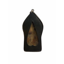 โหลดรูปภาพลงในเครื่องมือใช้ดูของ Gallery Thai Amulet Of Khun Phon From Wat Pho Takwan With Antique Frame
Thai Amulet Co