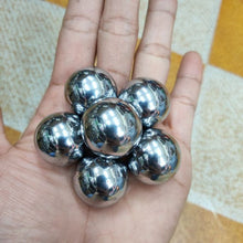 โหลดรูปภาพลงในเครื่องมือใช้ดูของ Gallery Thai Amulet Mineral Magnet, 2.5 cm, Cultural Keepsake
Thai Amulet Mineral Magn