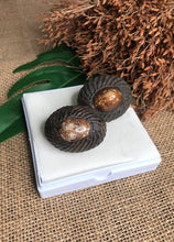 โหลดรูปภาพลงในเครื่องมือใช้ดูของ Gallery Thai Amulet For Protection Against Negative Energies - Cultural Keepsake
Somde