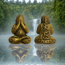 โหลดรูปภาพลงในเครื่องมือใช้ดูของ Gallery Thai Amulet Luang Pu Mun, Brass Material, Cultural Keepsake
Thai A