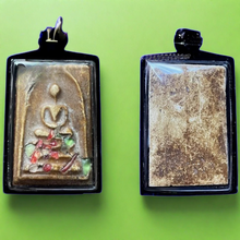 โหลดรูปภาพลงในเครื่องมือใช้ดูของ Gallery Thai Amulet With Waterproof Frame, Somdej Style, Cultural Keepsake
Somdej Styl