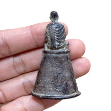 โหลดรูปภาพลงในเครื่องมือใช้ดูของ Gallery Thai Amulet Somdej Style In Lead Alloy - Cultural Keepsake
Thai Amulet Somdej