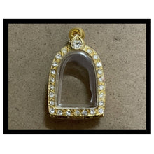 โหลดรูปภาพลงในเครื่องมือใช้ดูของ Gallery Thai Amulet Frame with Gold Micron and Diamond Accents
Gold Micron Frame for T