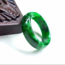 โหลดรูปภาพลงในเครื่องมือใช้ดูของ Gallery Natural Burmese Jadeite Ring For Men And Women, Fine Jewelry, Green Floral Desig