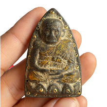 โหลดรูปภาพลงในเครื่องมือใช้ดูของ Gallery Thai Amulet Inspired by Buddhist Monk, Wat Ceremony Edition, Cultural Keepsake