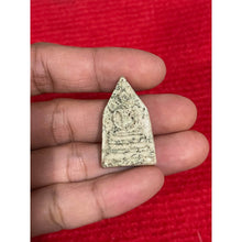 โหลดรูปภาพลงในเครื่องมือใช้ดูของ Gallery Thai Amulet Somdej Style Powdered Material Cultural Keepsake