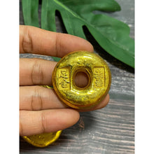 โหลดรูปภาพลงในเครื่องมือใช้ดูของ Gallery Thai Amulet For Prosperity And Good Fortune, Cultural Keepsake
Thai Amulet Coi