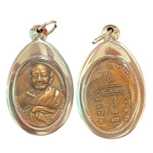 โหลดรูปภาพลงในเครื่องมือใช้ดูของ Gallery Thai Amulet Coin Buddhist Monk With Stainless Frame
Thai Amulet Co