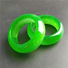 โหลดรูปภาพลงในเครื่องมือใช้ดูของ Gallery Jade Ring - Thai Buddhist Collectible Amulet - Cultural Keepsake
Jade Ring - W