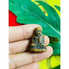 โหลดรูปภาพลงในเครื่องมือใช้ดูของ Gallery Thai Amulet for Abundance and Prosperity, Wat Ceremony Edition
Somdej Style Th