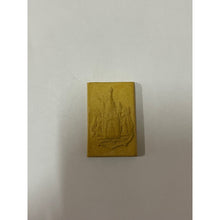 โหลดรูปภาพลงในเครื่องมือใช้ดูของ Gallery Thai Amulet Somdej Style From Wat Rakhang, Cultural Keepsake
Thai Amulet Coin