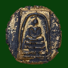 โหลดรูปภาพลงในเครื่องมือใช้ดูของ Gallery Thai Amulet Somdej Style Coin Wat Rakhang Edition Cultural Keepsake
Thai Amule