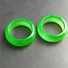 โหลดรูปภาพลงในเครื่องมือใช้ดูของ Gallery Jade Ring - Thai Buddhist Collectible Amulet - Cultural Keepsake
Jade Ring - W
