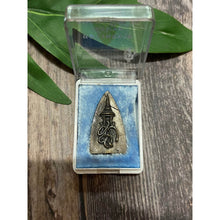 โหลดรูปภาพลงในเครื่องมือใช้ดูของ Gallery Buddhist Monk Inspired Thai Amulet Coin 2544 Wat Ceremony Edition
Thai Amulet