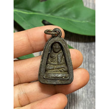 โหลดรูปภาพลงในเครื่องมือใช้ดูของ Gallery Buddhist Monk Inspired Thai Amulet Coin From Wat Bang Klan
Thai Amulet Coin Wa