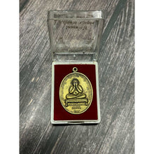 โหลดรูปภาพลงในเครื่องมือใช้ดูของ Gallery Thai Amulet Coin Buddhist Monk Kaew Gesaro Wat Lahan Rai 1976 With O
