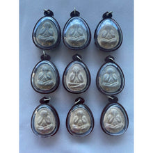 โหลดรูปภาพลงในเครื่องมือใช้ดูของ Gallery Thai Amulet Jumbo Phra Pidta, Wat Pradoo Chimphlee, Water-Resistant Case
