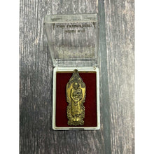 โหลดรูปภาพลงในเครื่องมือใช้ดูของ Gallery Thai Amulet Coin Buddhist Monk Wat Sakha 1983 With Original Box
