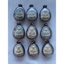 โหลดรูปภาพลงในเครื่องมือใช้ดูของ Gallery Thai Amulet Jumbo Phra Pidta, Wat Pradoo Chimphlee, Water-Resistant Case