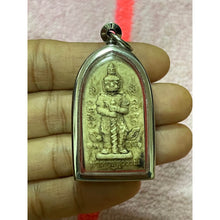 โหลดรูปภาพลงในเครื่องมือใช้ดูของ Gallery Thai Amulet Of Tawaesak Suriyawong For Power And Financial Enhancement
Thai Am