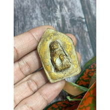 โหลดรูปภาพลงในเครื่องมือใช้ดูของ Gallery Buddhist Monk Inspired Thai Amulet Coin From Wat Lahan Rai
Thai Amulet Coin In