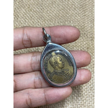 โหลดรูปภาพลงในเครื่องมือใช้ดูของ Gallery Chulalongkorn Amulet Coin With Stainless Steel Frame - Thai Buddhist Collectible