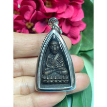 โหลดรูปภาพลงในเครื่องมือใช้ดูของ Gallery Thai Amulet Luang Pu Toad, Stainless Frame, Cultural Keepsake
Thai