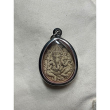 โหลดรูปภาพลงในเครื่องมือใช้ดูของ Gallery Thai Amulet For Business Success And Prosperity In Work And Ventures
Thai Amul