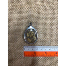โหลดรูปภาพลงในเครื่องมือใช้ดูของ Gallery Chulalongkorn Amulet Coin With Stainless Steel Frame - Thai Buddhist Collectible