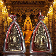 โหลดรูปภาพลงในเครื่องมือใช้ดูของ Gallery Thai Amulet Of Phra Buddha Chinnarat For Safety And Protection, Cultural Keepsak