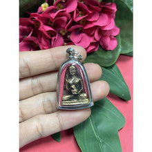 โหลดรูปภาพลงในเครื่องมือใช้ดูของ Gallery Thai Amulet Pendant Necklace Monk Style For Cultural Keepsake