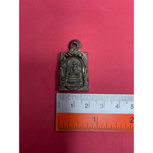 โหลดรูปภาพลงในเครื่องมือใช้ดูของ Gallery Thai Amulet Somdej Style Pendant Old Metal Collectible Cultural Keepsake
Thai