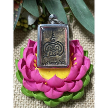 โหลดรูปภาพลงในเครื่องมือใช้ดูของ Gallery Antique Amulet Coin Of Buddhist Monk Deem, Square Peacock Style, 2482, Stainless