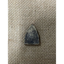 โหลดรูปภาพลงในเครื่องมือใช้ดูของ Gallery Buddhist Monk Inspired Thai Amulet Wat Chong Kha Iron Back Style Collectible
T