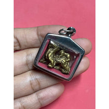 โหลดรูปภาพลงในเครื่องมือใช้ดูของ Gallery Pi Xie Amulet For Protection Against Evil - Thai Buddhist Collectible Amulet
C