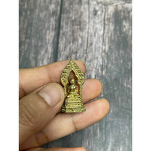 โหลดรูปภาพลงในเครื่องมือใช้ดูของ Gallery Thai Amulet Somdej Style Wat Bowonniwet 2004 Cultural Keepsake
Thai Amulet Coi