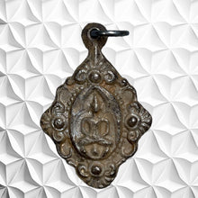 โหลดรูปภาพลงในเครื่องมือใช้ดูของ Gallery Thai Amulet Coin Luang Pu Boon Wat Klang Bang Kaew Somdej Style