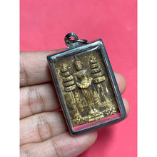 โหลดรูปภาพลงในเครื่องมือใช้ดูของ Gallery Thai Amulet Buddhist Monk Wat Petch Samut Year 16 Cultural Keepsake