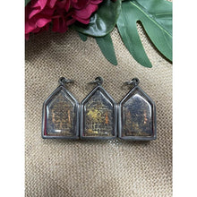 โหลดรูปภาพลงในเครื่องมือใช้ดูของ Gallery Thai Amulet Luang Pu Tim For Love And Popularity Appeal
Thai Amule