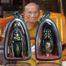 โหลดรูปภาพลงในเครื่องมือใช้ดูของ Gallery Thai Amulet Buddhist Monk Wat Sap Takian Brass Material
Thai Amule