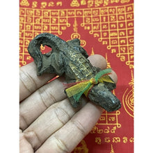 โหลดรูปภาพลงในเครื่องมือใช้ดูของ Gallery Crocodile Animal Figurine for Feng Shui Enhancement
Crocodile Feng Shui Animal