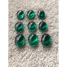 โหลดรูปภาพลงในเครื่องมือใช้ดูของ Gallery Emerald Green Thai Amulet Coin 12Mm Wide 17Mm Long Cultural Keepsake
Emerald G