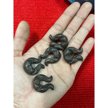 โหลดรูปภาพลงในเครื่องมือใช้ดูของ Gallery Thai Amulet Coin - Vintage Collectible From Wat Ceremony Edition
Somdej Style