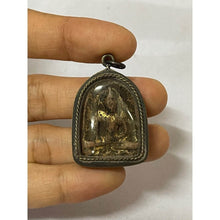 โหลดรูปภาพลงในเครื่องมือใช้ดูของ Gallery Thai Amulet Somdej Style Sukhothai Art Curved Design Cultural Keepsake
Thai Am