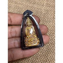 โหลดรูปภาพลงในเครื่องมือใช้ดูของ Gallery Thai Amulet Of Phra Kring Pawaret In Metal With Cultural Significance
Thai Amu