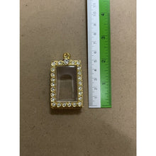 โหลดรูปภาพลงในเครื่องมือใช้ดูของ Gallery Thai Amulet Somdej Style Frame With Micron Gold And Diamond Accents
Thai Amule