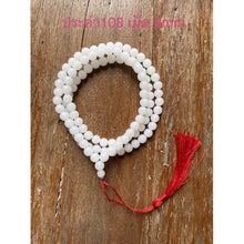 โหลดรูปภาพลงในเครื่องมือใช้ดูของ Gallery White Pearl Bead 8mm - Thai Buddhist Collectible Amulet
Milk White Pearl Bead
