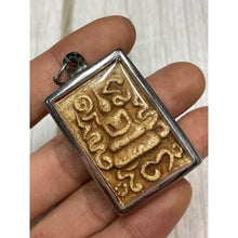 โหลดรูปภาพลงในเครื่องมือใช้ดูของ Gallery Thai Amulet Somdej Style From Wat Rakhang For Cultural Keepsake And Collection