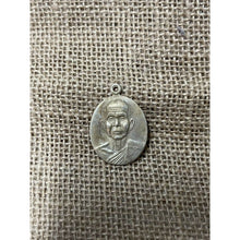 โหลดรูปภาพลงในเครื่องมือใช้ดูของ Gallery Buddhist Monk Inspired Amulet Coin 90Th Anniversary Wat Sri Uthumphon 2002
Tha